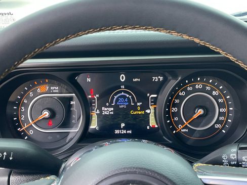 Used 2024 Jeep Wrangler Unlimited Sahara w/ Technology Group AWD/4WD image 29