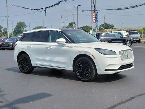Used 2022 Lincoln Corsair Reserve AWD/4WD image 2