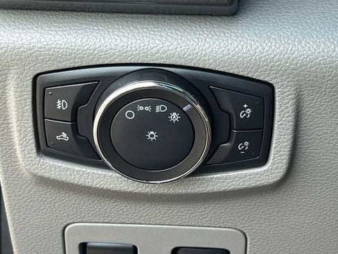Used 2020 Ford F150 XLT w/ Equipment Group 302A Luxury AWD/4WD image 18