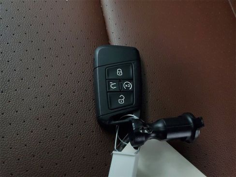 Used 2023 Volkswagen Atlas SEL image 27