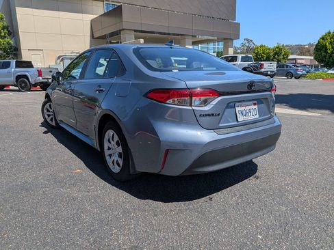 Used 2020 Toyota Camry LE w/ Carpet Mat Package FWD image 6
