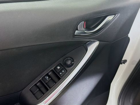 Used 2016 MAZDA CX-5 Touring w/ Bose/Moonroof Package FWD image 17