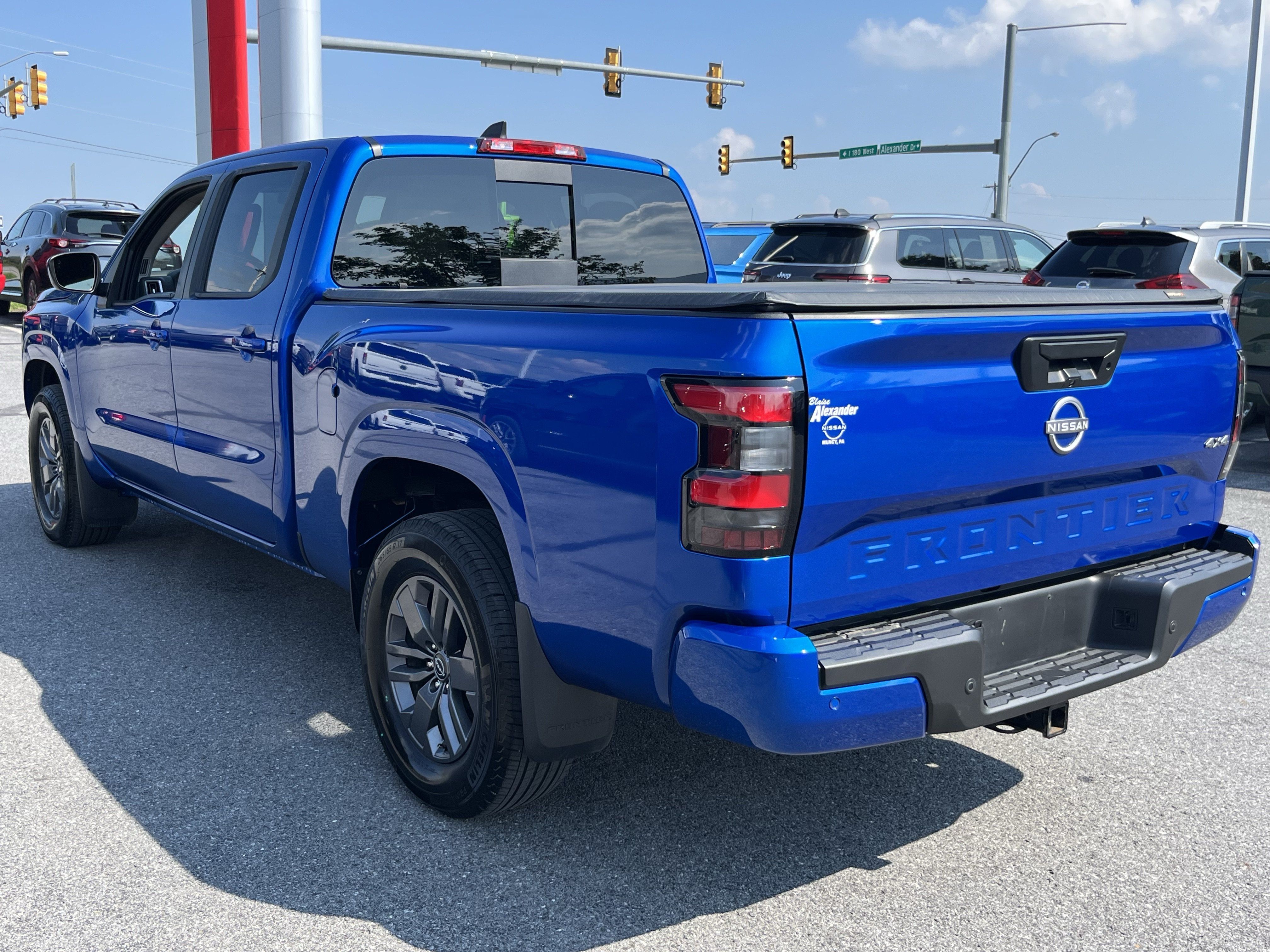 Used 2025 Nissan Frontier SV w/ SV Convenience Package AWD/4WD image 8