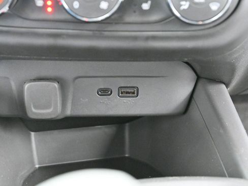 Used 2024 Chevrolet Trax RS w/ Driver Confidence Package image 23