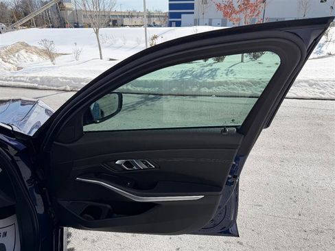 Used 2020 BMW 330i Sedan w/ Executive Package image 32