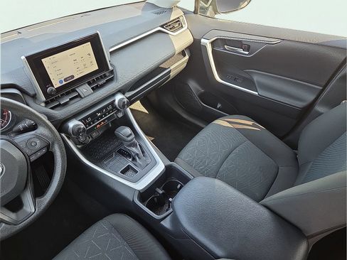 Used 2025 Toyota RAV4 XLE AWD/4WD image 12
