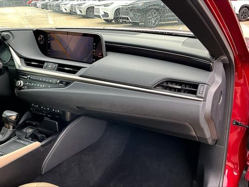 Certified 2021 Lexus ES 350 Ultra Luxury image 18