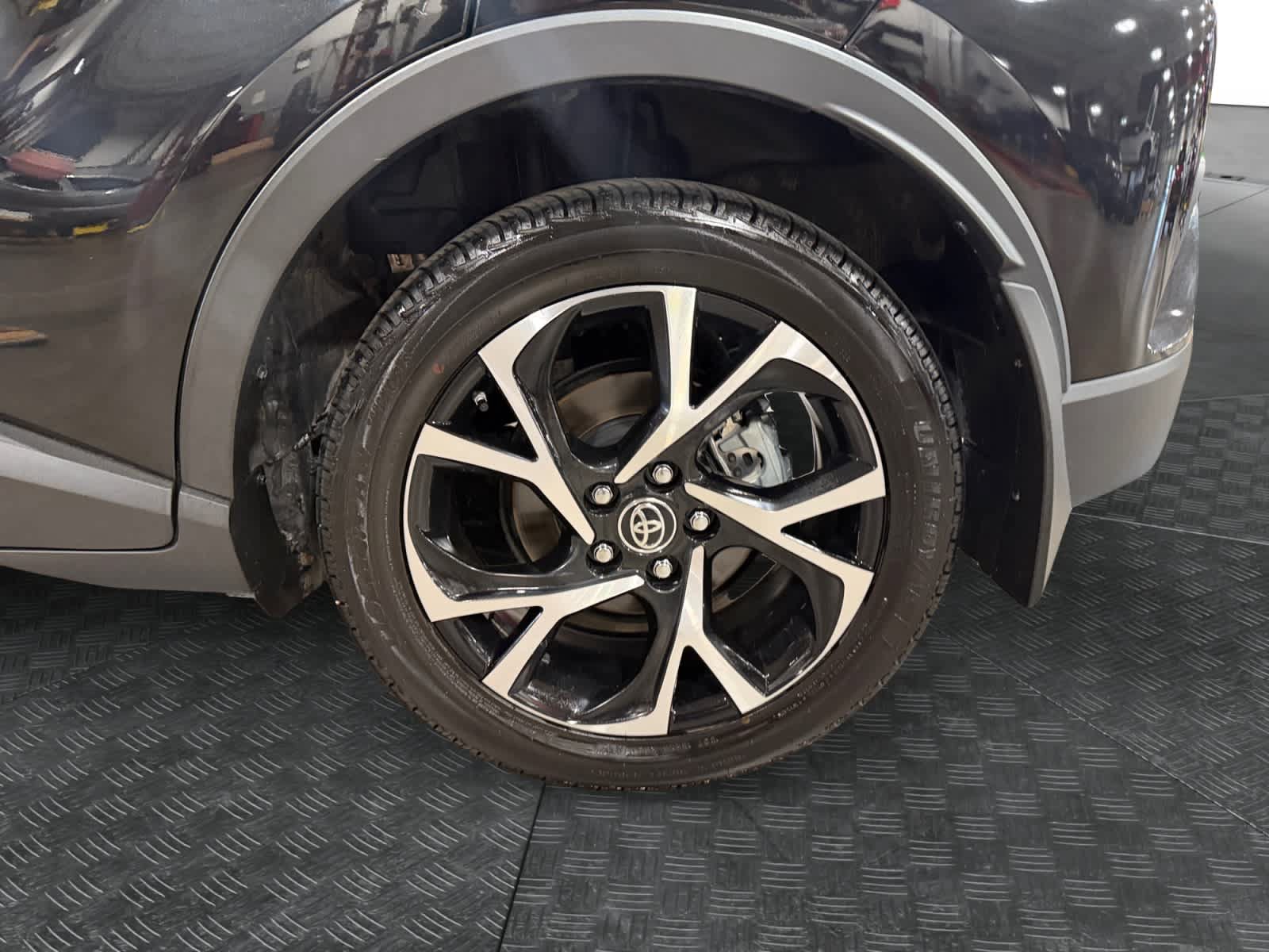 Used 2021 Toyota C-HR XLE FWD image 15