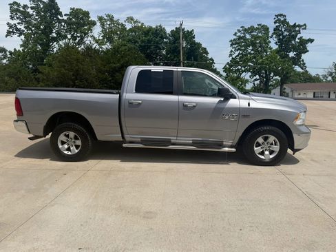Used 2019 RAM 1500 Classic SLT AWD/4WD image 2