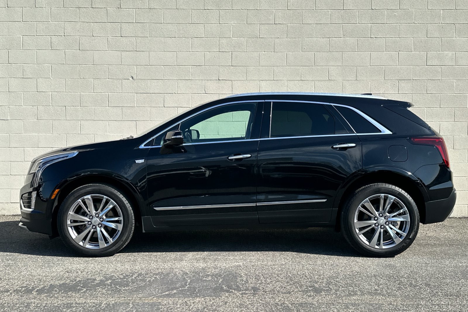 Certified 2023 Cadillac XT5 Premium Luxury FWD image 7