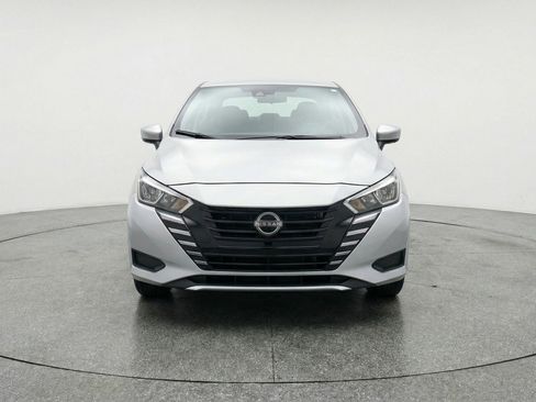 Used 2025 Nissan Versa SV image 2