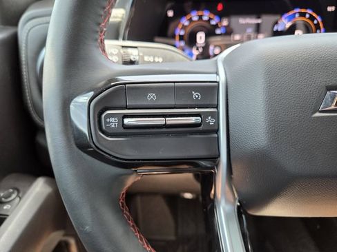Used 2025 Chevrolet Colorado LT AWD/4WD image 29