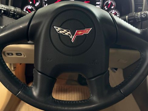 Used 2005 Chevrolet Corvette Coupe w/ 2LT w/ Preferred Equipment Group RWD image 8