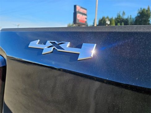 New 2025 GMC Sierra 1500 SLT w/ SLT Premium Plus Package image 9