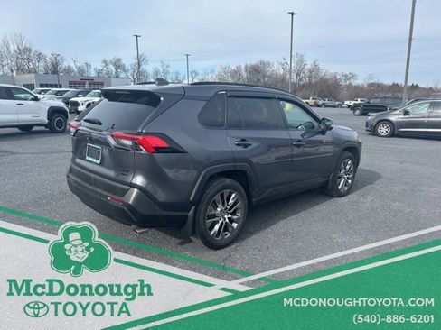 Used 2020 Toyota RAV4 XLE Premium image 8