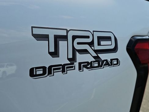 Used 2024 Toyota Tacoma TRD Off-Road AWD/4WD image 31
