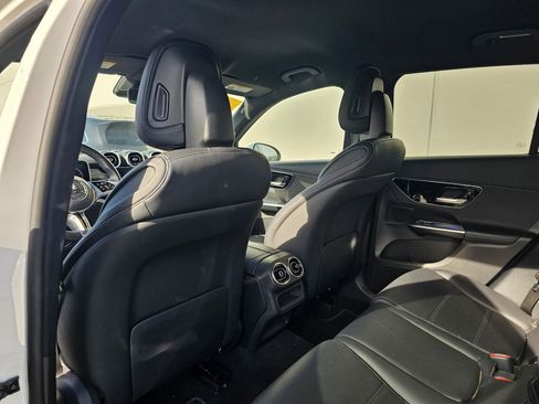 Used 2023 Mercedes-Benz GLC 300 image 12