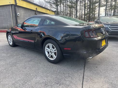 Used 2014 Ford Mustang Coupe image 7