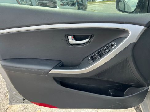 Used 2016 Hyundai Elantra GT w/ Option Group 03 FWD image 9