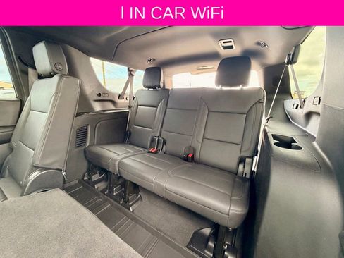 Used 2025 Chevrolet Suburban Z71 image 16