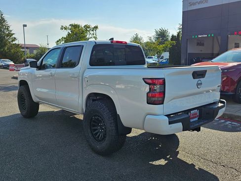 New 2025 Nissan Frontier SV w/ SV Convenience Package image 3