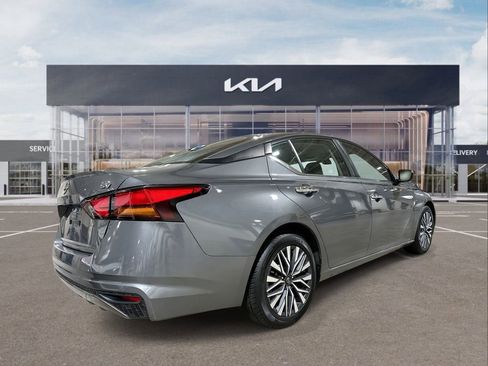 Used 2023 Nissan Altima 2.5 SV image 8