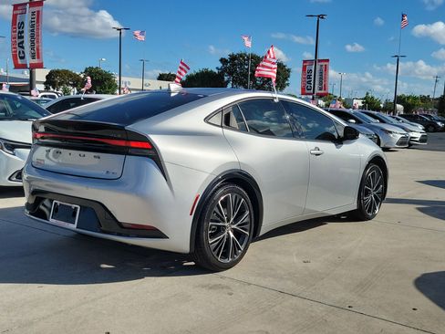 Used 2024 Toyota Prius XLE image 10