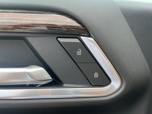 New 2026 GMC Sierra 1500 Elevation image 16