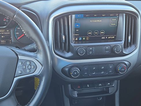 Used 2021 Chevrolet Colorado LT image 12