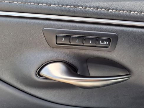 Used 2024 Lexus ES 250 w/ Premium Package image 13