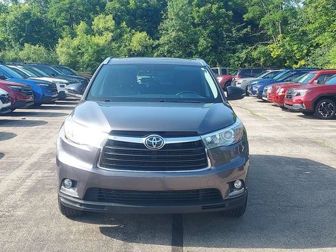 Used 2015 Toyota Highlander Limited Platinum AWD/4WD image 2