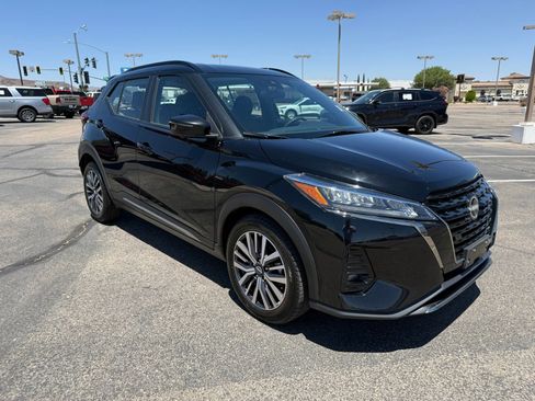 Used 2024 Nissan Kicks SR FWD image 3