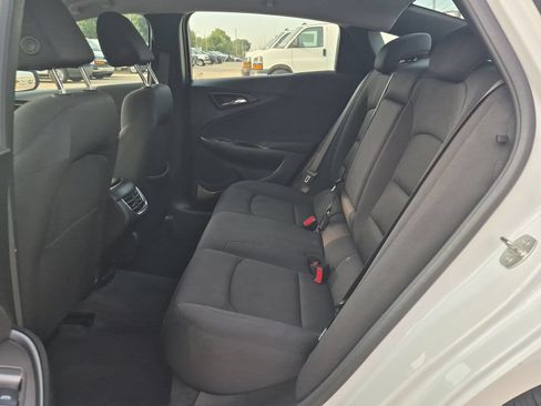 Used 2025 Chevrolet Malibu LT FWD image 21