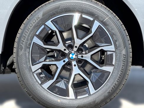 Used 2026 BMW X3 xDrive30 w/ Premium Package image 12