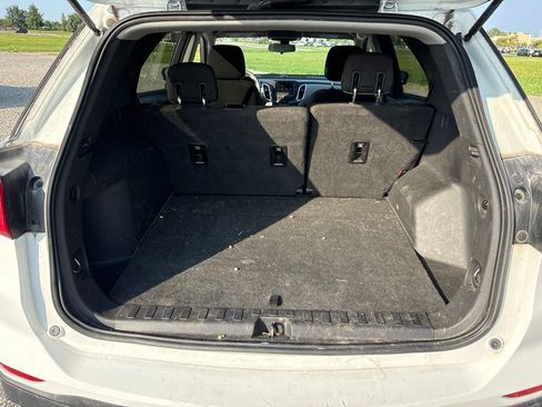 Used 2019 Chevrolet Equinox LS w/ LS Convenience Package AWD/4WD image 9