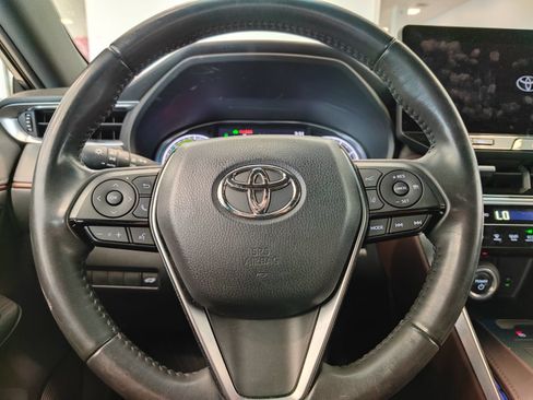 Used 2023 Toyota Venza XLE AWD/4WD image 14