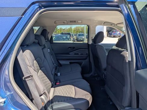 Certified 2024 Nissan Pathfinder SV AWD/4WD image 12