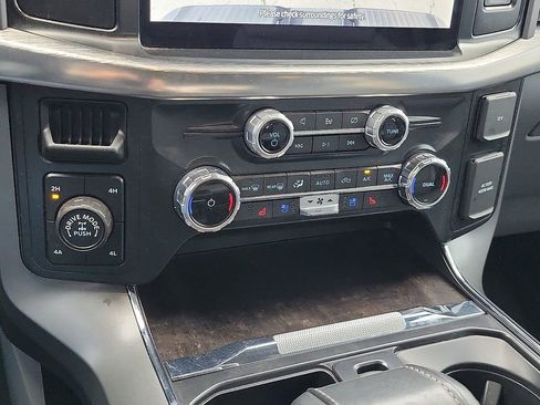 Used 2022 Ford F150 Lariat image 17