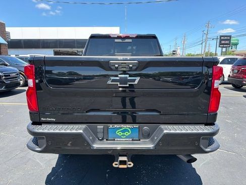 Certified 2024 Chevrolet Silverado 2500 LT w/ Midnight Edition AWD/4WD image 5