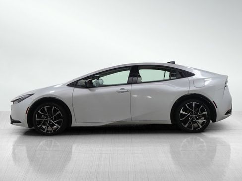 Used 2023 Toyota Prius Prime Premium image 2