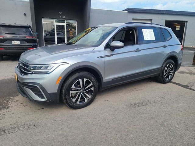 Used 2023 Volkswagen Tiguan S FWD image 2