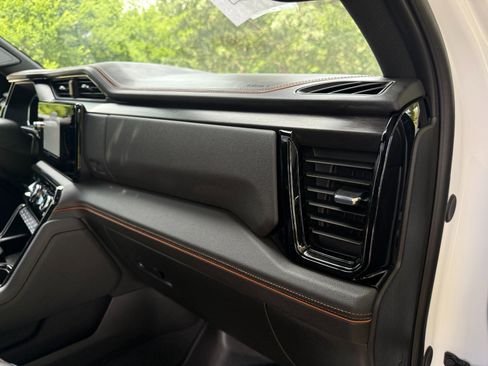 Used 2024 GMC Sierra 1500 AT4 w/ Technology Package image 15