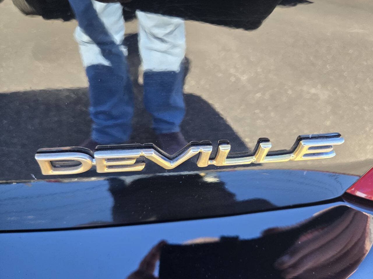 Used 2004 Cadillac De Ville w/ Equipment Group FWD image 12