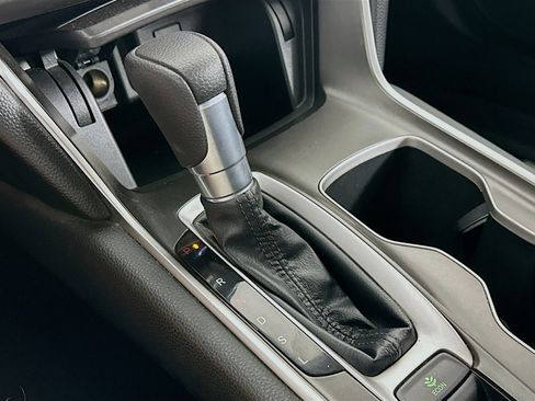 Used 2018 Honda Accord LX image 24