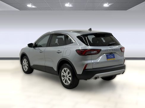 Certified 2023 Ford Escape Active AWD/4WD image 2