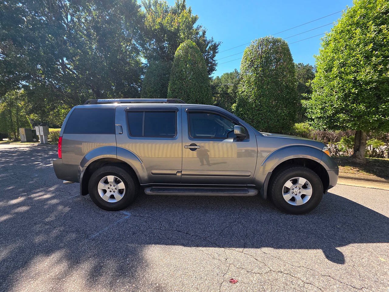 Used 2005 Nissan Pathfinder SE w/ (P01) Se Premium Pkg RWD image 6