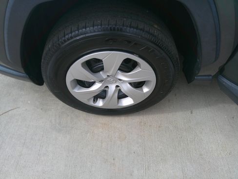 Used 2023 Toyota RAV4 LE image 20