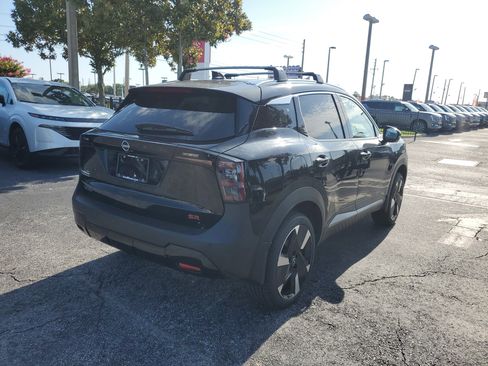 New 2025 Nissan Kicks SR image 4
