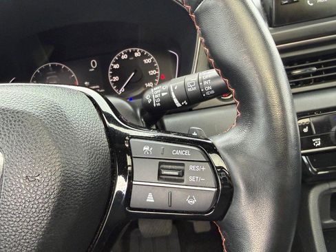 Used 2024 Honda Pilot TrailSport image 17