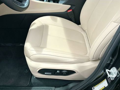 Used 2024 Jeep Grand Cherokee L Limited image 19